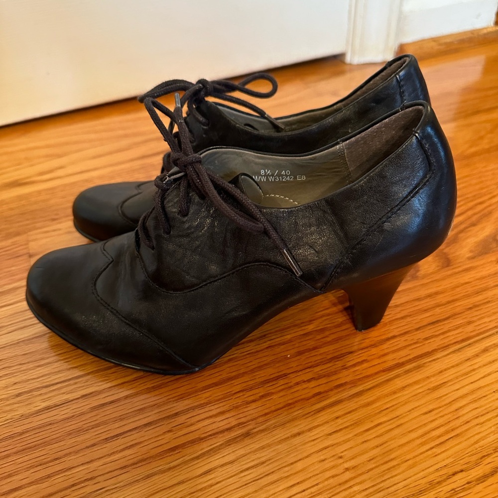 Born black heels women’s size 8.5